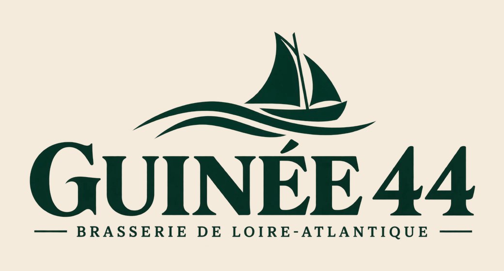 Logo Guinée 44 en vert estuaire sur fond crème